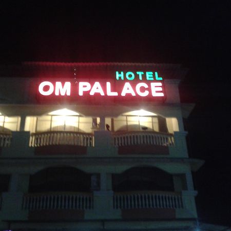 Om Palace Lonavala Exteriér fotografie