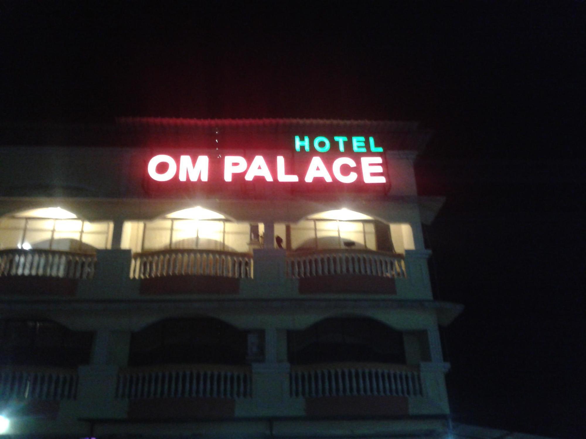 Om Palace Lonavala Exteriér fotografie